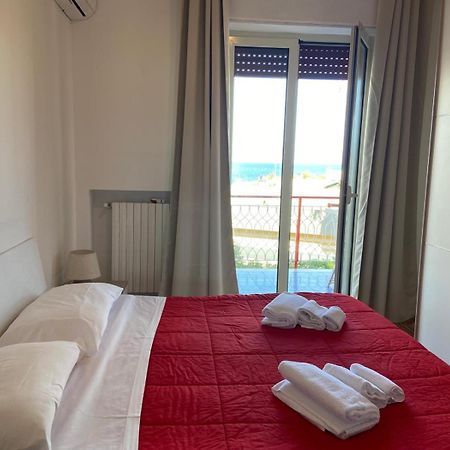 Finally Puglia Bari Buitenkant foto